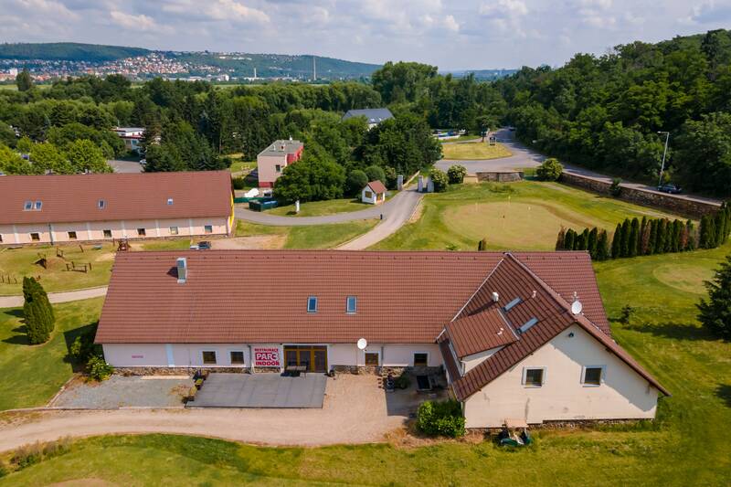 Pronájem budovy k podnikání o rozloze 500 m2, ulice K Radotínu, Praha - Zbraslav