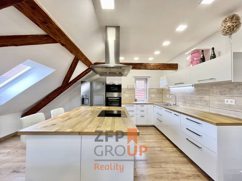 Prodej rodinného domu o rozloze 297 m2, ulice Hlavní, Štěchovice
