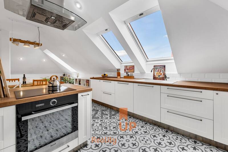 Prodej bytu 3+1 s garáží, zahradou a dvěma sklepy o rozloze 119 m2 – Malšovice, Hradec Králové