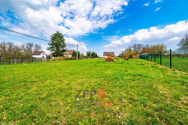 Prodej stavebního pozemku 2 296 m², Višňová - Víska