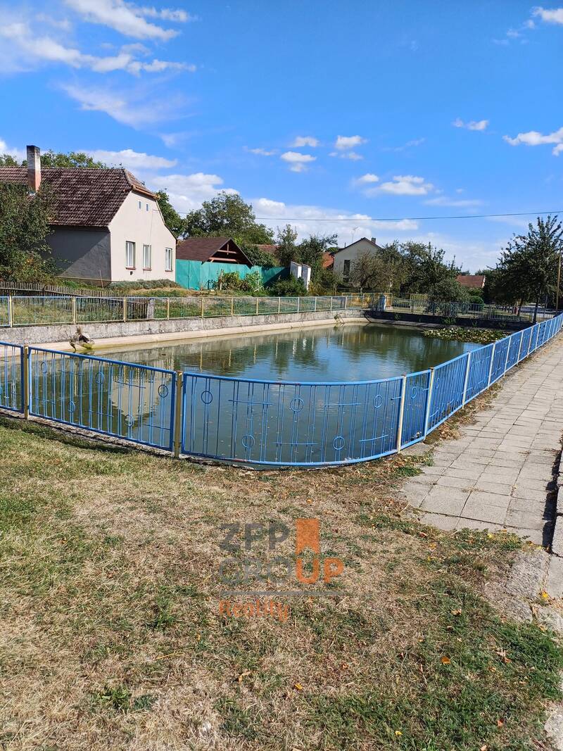 Prodej pozemku 1575 m2 v Krasonicích