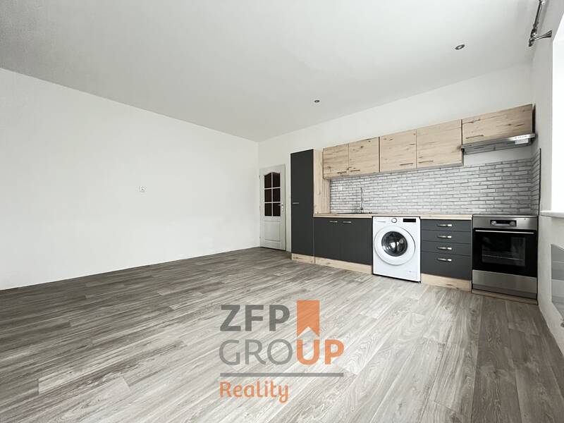 Pronájem bytu 2+kk o rozloze 39 m², ulice Dlouhomostecká, Liberec XXX-Vratislavice nad Nisou