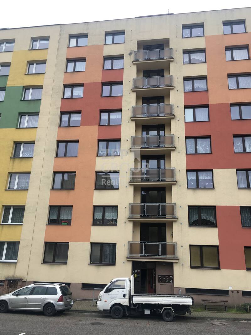 Prodej bytu 4+1 o rozloze 88 m2 s balkonem, sklepní kójí, ulice Příkopy, Náchod