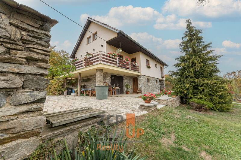Prodej rekreačního objektu 6+2+kk na pozemku 3 212 m², obec Kuřimské Jestřabí – Blahoňov