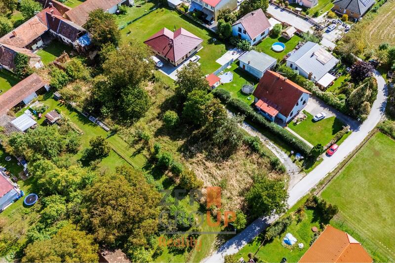 Stavební pozemek  o rozloze 1 703 m² – Strážkovice u Českých Budějovic