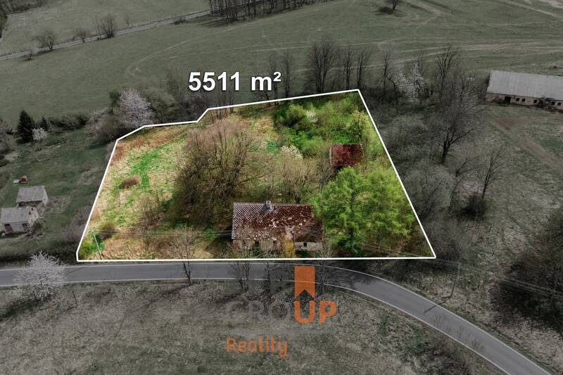 Prodej pozemku 5511 m2 s budovou 176 m2 - Nová Ves - Louka