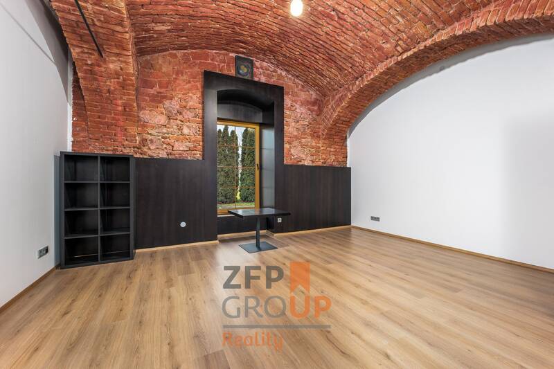 Pronájem kanceláře o rozloze 25,8 m2 , ulice K Radotínu , Praha - Zbraslav