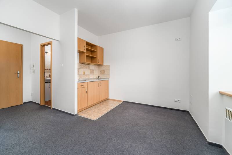 Pronájem lukrativního bytu o dispozici 2+kk s rozlohou 42 m2, ulice K Radotínu, Praha - Zbraslav 