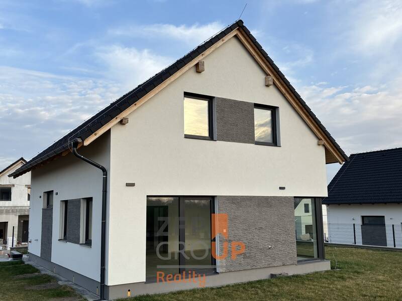 Nadstandardně vybavený nízkoenergetický dům 5+kk v Dřítči 150 m2 – prestižní lokalita - golf resort