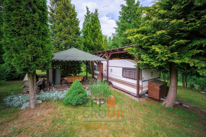 Prodej zahrady - Vlastní zelený únik z města – 2 725 m²