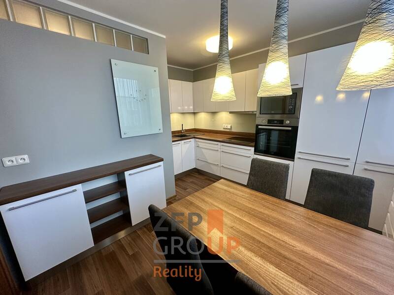 Pronájem bytu 3+1 po rekonstrukci, 74 m², balkon – Letovice, ul. Družstevní