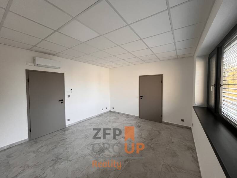 Pronájem kanceláře 20 m², ulice Hlavní, Velké Pavlovice