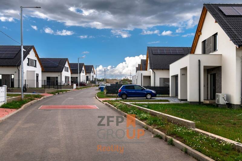Prodej nízkoenergetického domu s rekuperací a vlastní elektrárnou - Green Resort Kunětická hora - obec Dříteč
