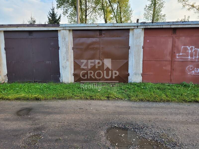 Prodej garáže vč. parcely o rozloze 18 m2, Nové Jesenčany, Pardubice