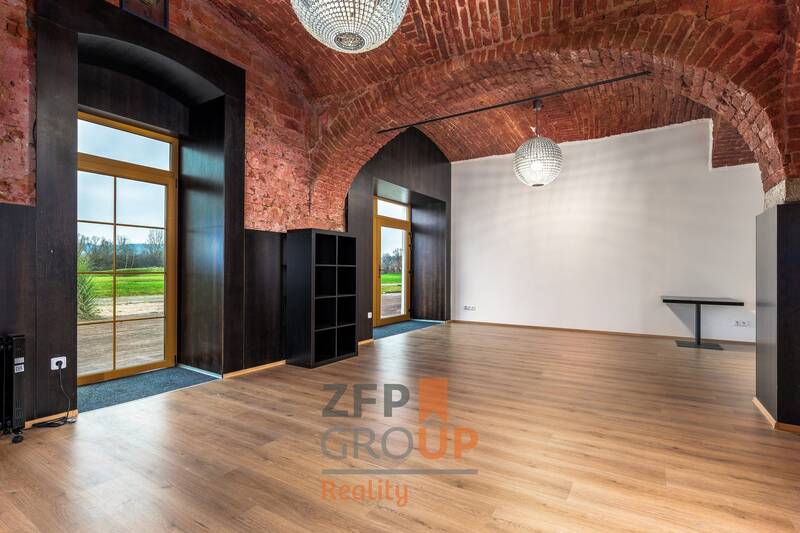 Pronájem komerčních prostor o rozloze 116 m2, ulice K Radotínu, Praha - Zbraslav