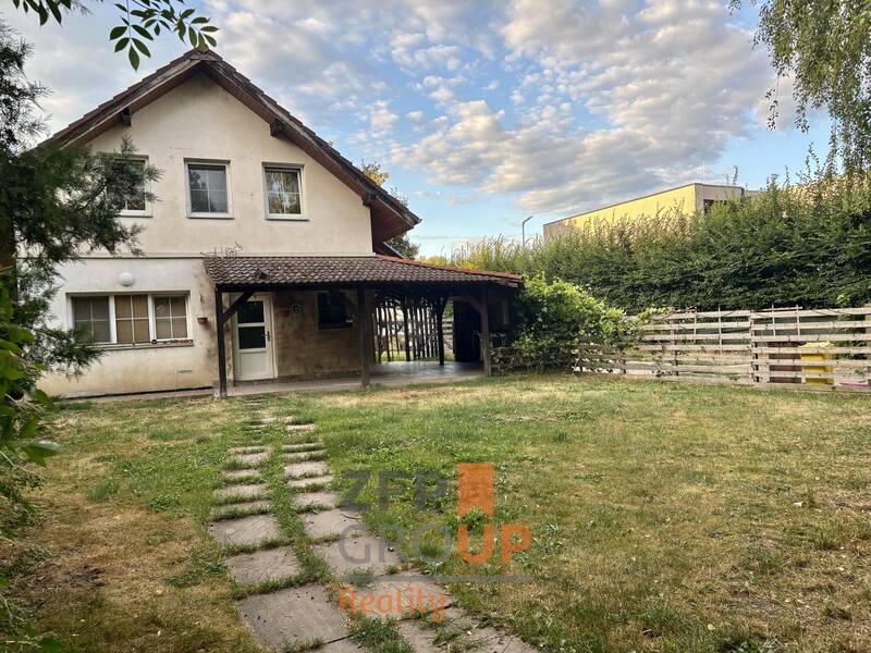 Prodej samostatně stojícího rodinného domu 4+1 s pozemkem 985 m2 v Lovosicích