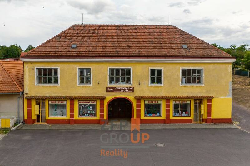 Prodej obchodního domu 470 m², pozemek 676 m², Šatov