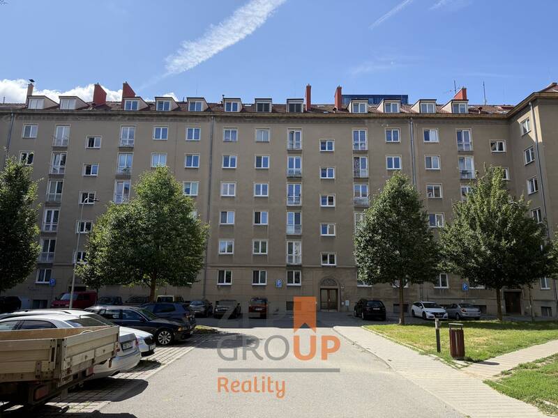Pronájem bytu 3+kk, 75m2, šatna, sklep