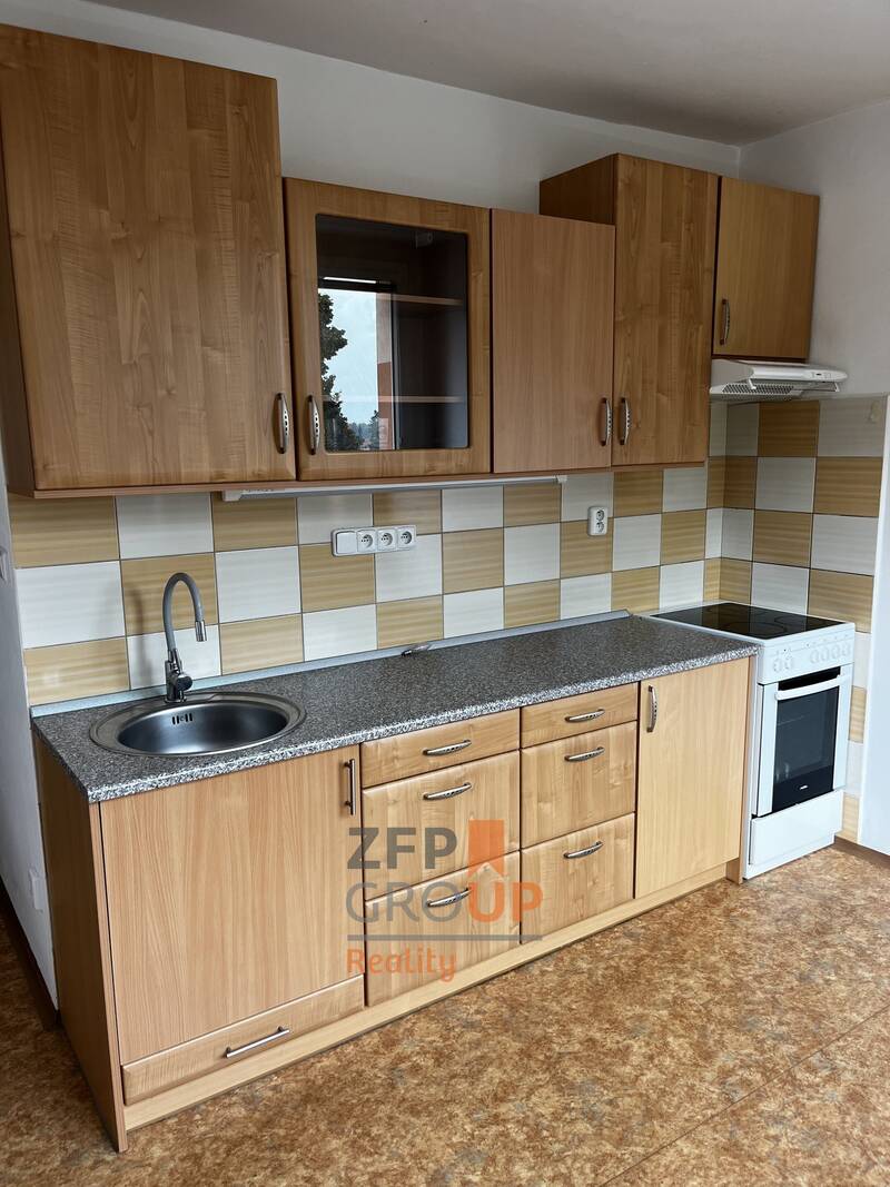 Pronájem bytu 1+1 o rozloze 43 m2, ulice Komenského náměstí, Sedlčany