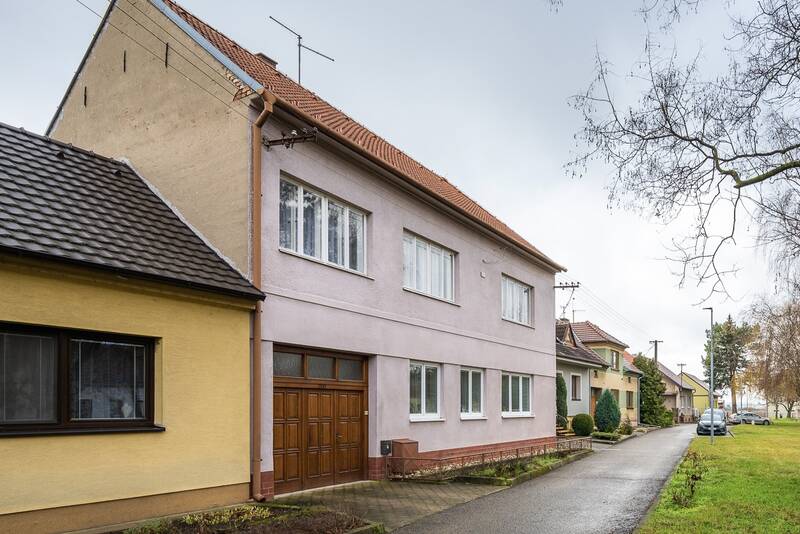 Prodej dvougeneračního RD s pozemkem o rozloze 550 m2, ulice Na Rynku, Moravská Nová Ves