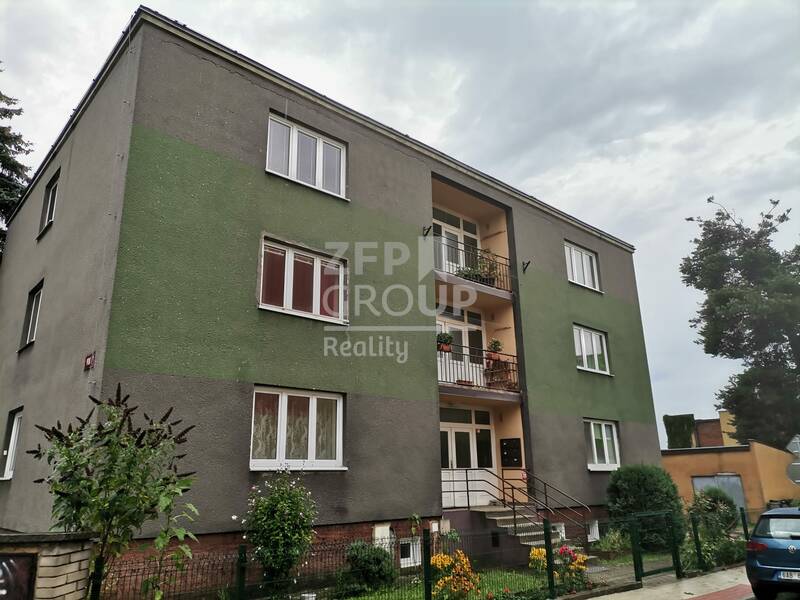 Prodej bytu 3+1 o rozloze 72 m2 s garáží, sklepy, ulice Novopolní, Mimoň