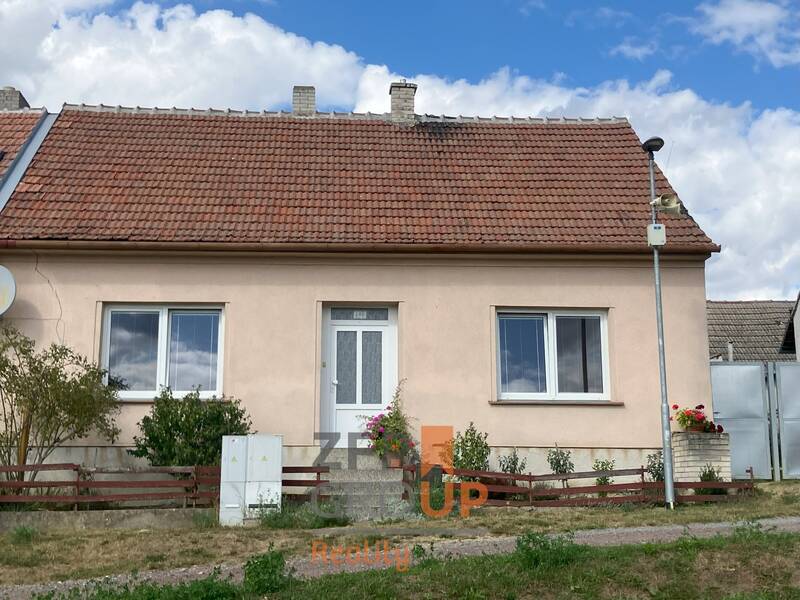 Prodej rodinného domu 314 m², Březník