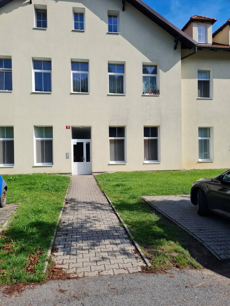 Prodej bytu 1+kk o rozloze 28 m2, ulice Kabáty, Jílové u Prahy