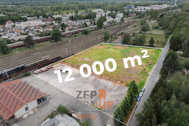Prodej komerčního pozemku 12 076 m² se stavebním povolením pro výrobní / skladovou halu