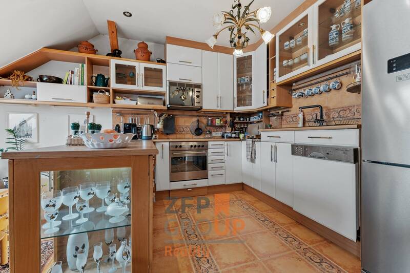 Prodej bytu 4+kk 117 m², s potenciálem půdního prostoru cca 65m², Praha - Holešovice