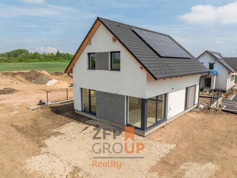 Prodej nízkoenergetického domu s rekuperací a vlastní elektrárnou - Green Resort Kunětická hora - obec Dříteč