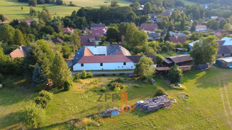 Prodej rodinného domu 300 m², Korouhev