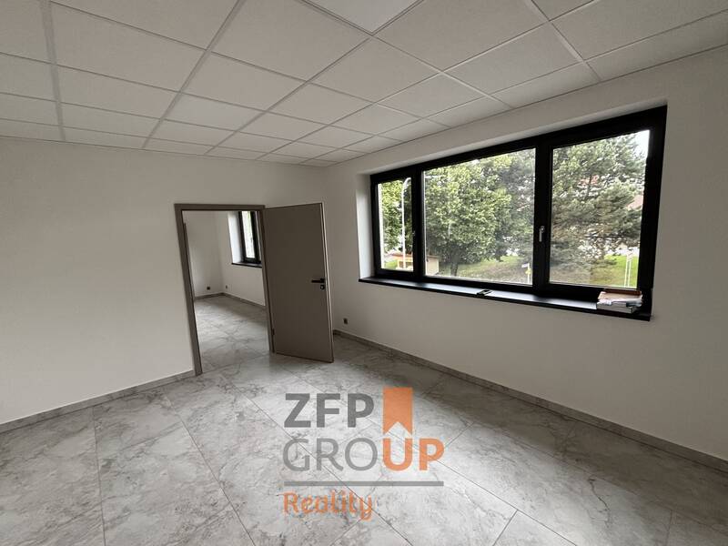 Pronájem komerčních prostorů o rozloze 40 m2, ulice Hlavní, Velké Pavlovice