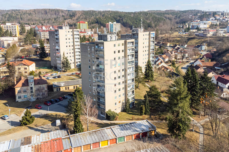 Prodej bytu 3+kk o rozloze 57 m2 s balkonem, sklepem, ulice Dvorská, Blansko