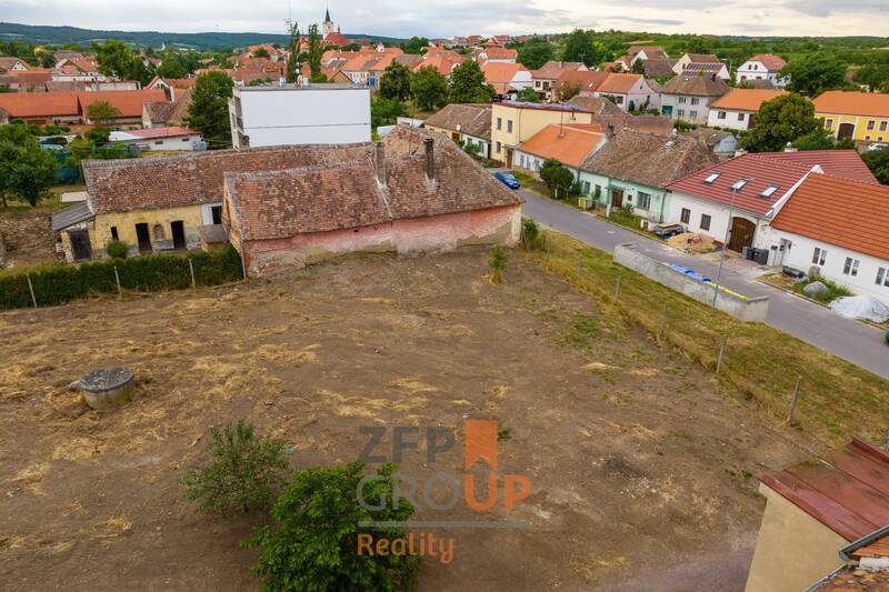 Prodej komerčního pozemku 318 m², Šatov