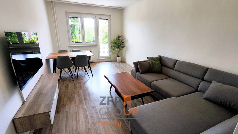 Pronájem bytu 2+1, 52 m² s balkónem a sklepní kójí – Praha – Strašnice