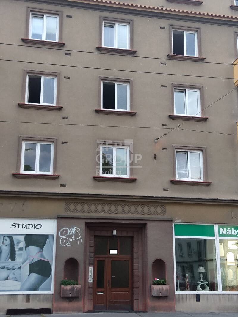 Prodej prostorného bytu 3+kk o rozloze 61 m2 se sklepem 4 m2, ulice Lexova, Pardubice 