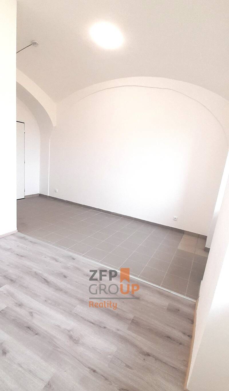 Pronájem kanceláře o rozloze 18,9 m², ulice K Radotínu, Praha - Zbraslav
