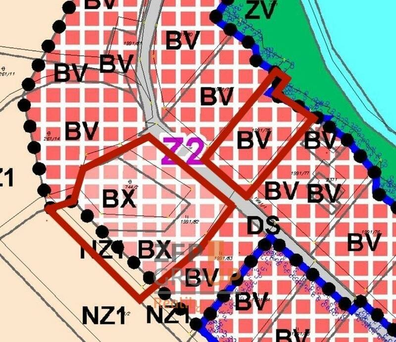 Prodej pozemků o celkové rozloze 6 642 m², Nová Ves