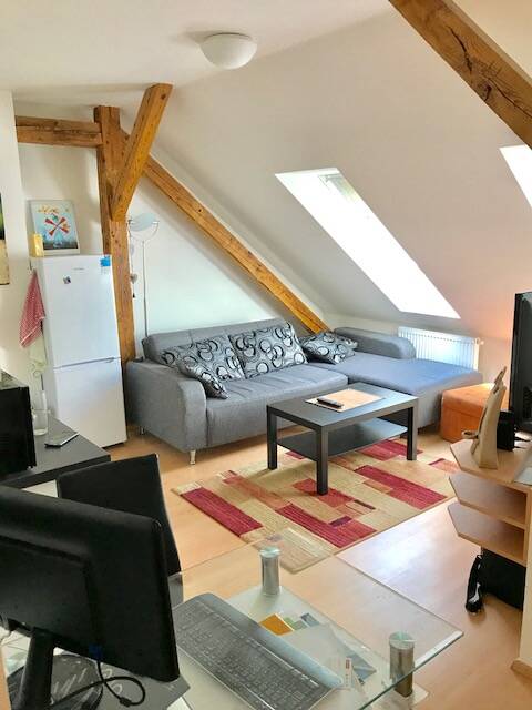 Pronájem podkrovního bytu 2+kk o rozloze 45 m2 v rodinném domě, ulice Banskobystrická, Brno