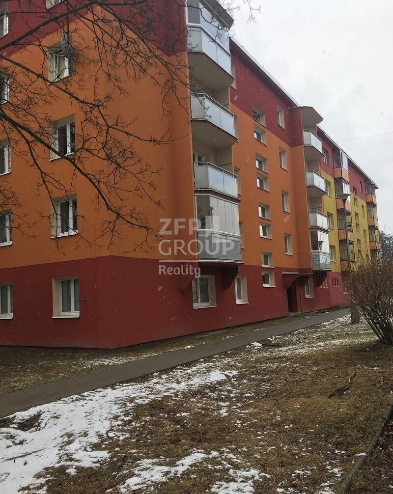 Prodej prostorného bytu 3+1 o rozloze 64 m2 s balkonem, sklepem, ulice Pionýrská, Bruntál