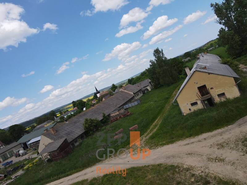 Prodej zemědělského objektu v obci Banín (Svitavy) o zastavěné ploše 1575 m2 + přilehlé pozemky 4278  m2