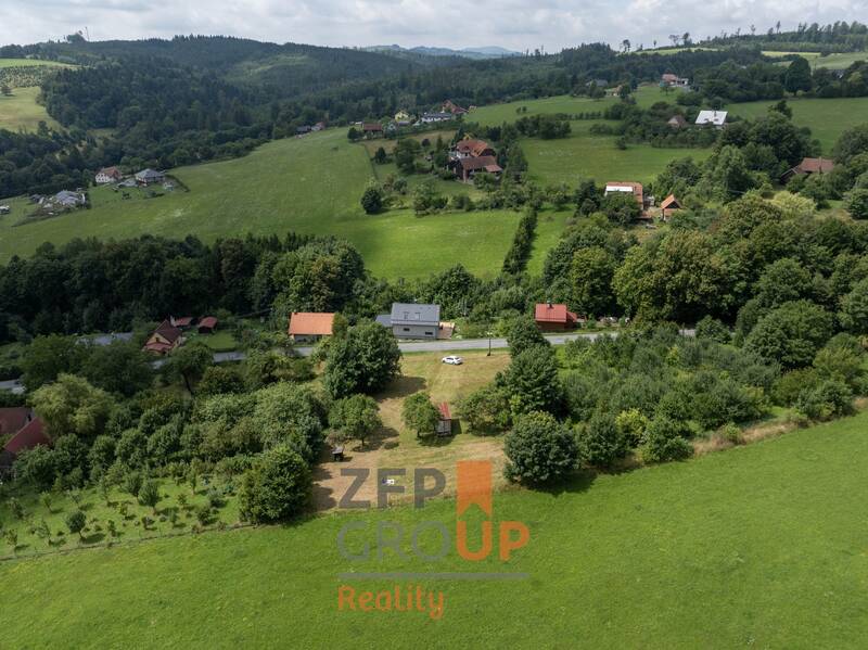 Prodej stavebního pozemku o rozloze 2 142 m2, Oznice