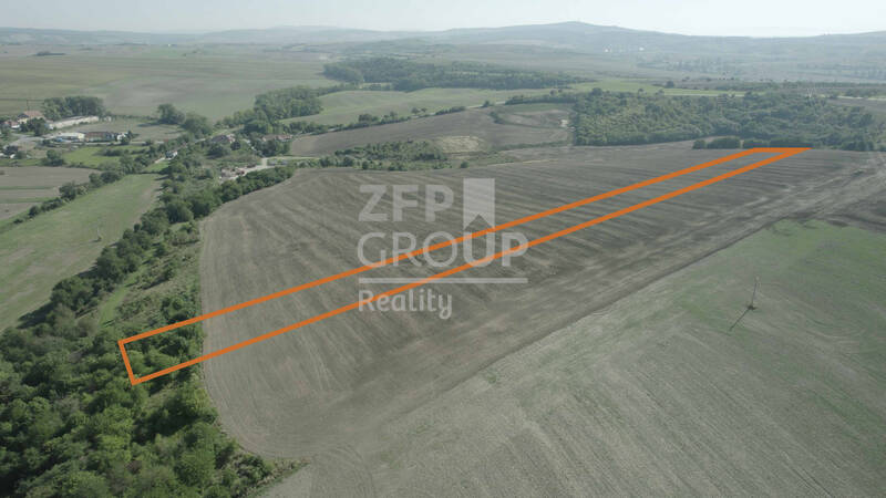 Prodej orné půdy 5 195 m2 a travního porostu 407 m2 u obce Násedlovice