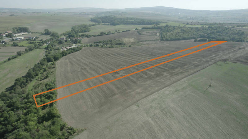 Prodej orné půdy 5 195 m2 a travního porostu 407 m2 u obce Násedlovice