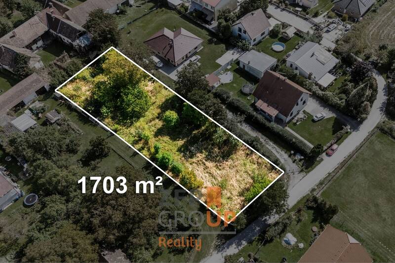Prodej stavebního pozemku o rozloze 1 703 m² – Strážkovice u Českých Budějovic